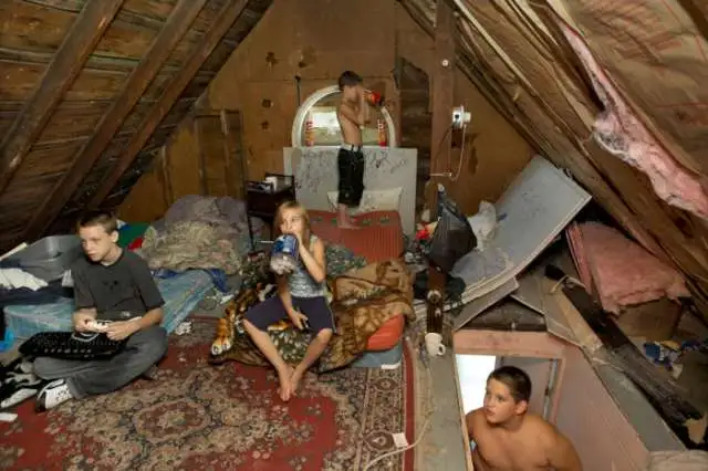cocuk-annelerin-drami-cocuk-gelinler-cocuk-anneler-1475281.webp