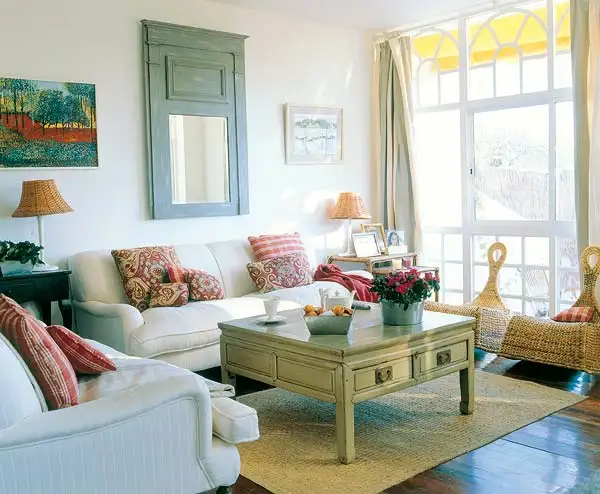 cosy-living-room-decorating-ideas-with-beach-style.webp