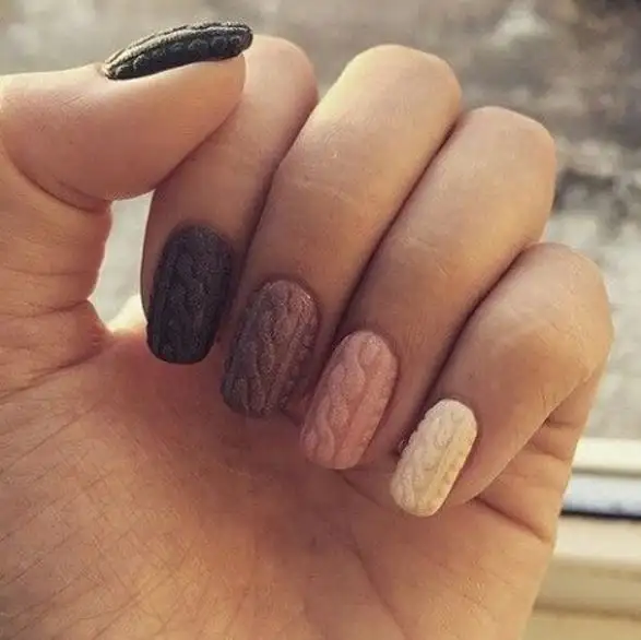 cosy-nails-degrade-marron-blanc.webp