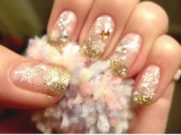 Creative-Christmas-and-Winter-Nail-Art-Designs_01.webp