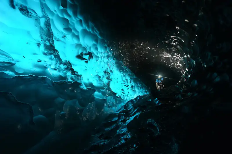 cuny-proverbio-exploring-ice-cave-glacier-perito-moreno-argentina.webp