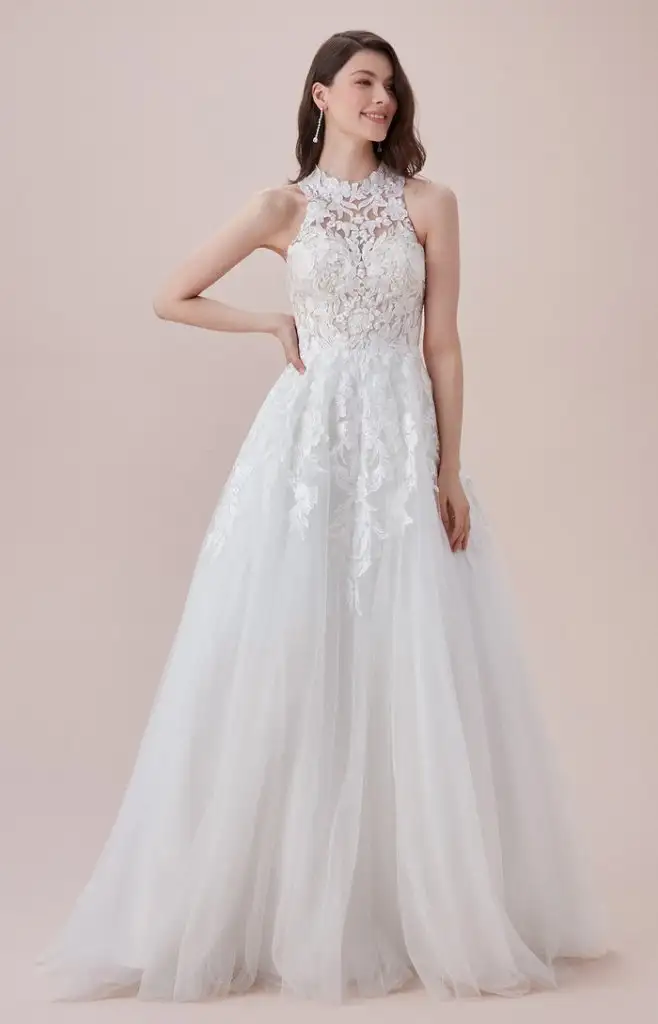 dantel-islemeli-halter-yaka-a-kesim-gelinlik-yeni-sezon-gelinlikler-oleg-cassini-collection-1...webp