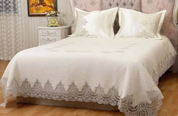 dantelli-yatak-örtüsü-modelleri.webp