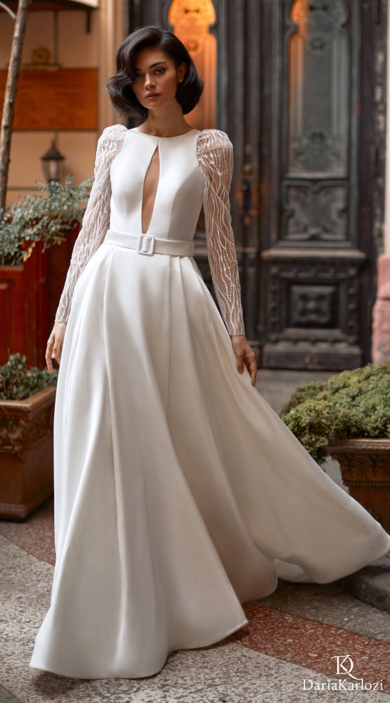 Daria-Karlozi-Wedding-Dresses-2021-08162-Warm-atmosphere-3.jpg