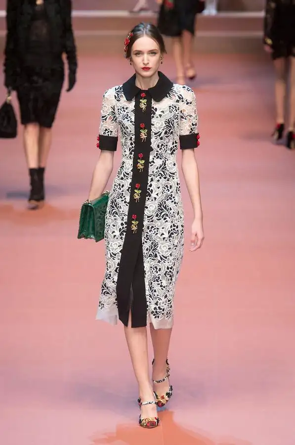 defile-dolce-amp-gabbana-automne-hiver-2015-2016-milan-look-13.webp