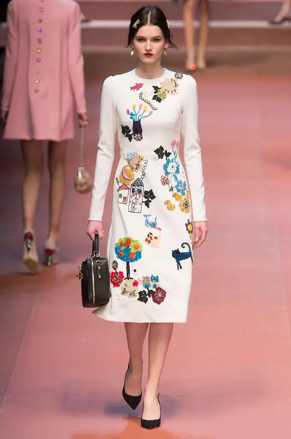 defile-dolce-amp-gabbana-automne-hiver-2015-2016-milan-look-26.webp