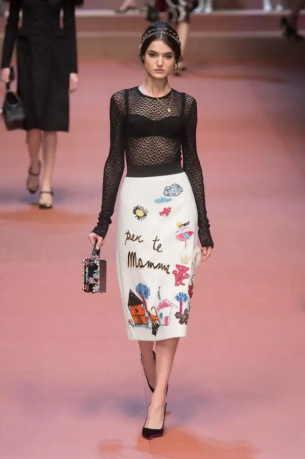 defile-dolce-amp-gabbana-automne-hiver-2015-2016-milan-look-33.webp