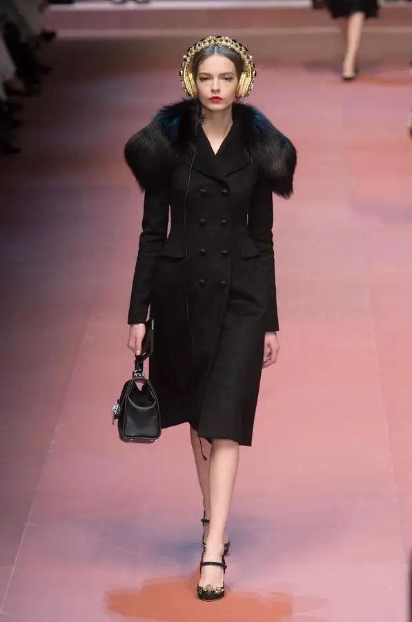 defile-dolce-amp-gabbana-automne-hiver-2015-2016-milan-look-34.webp
