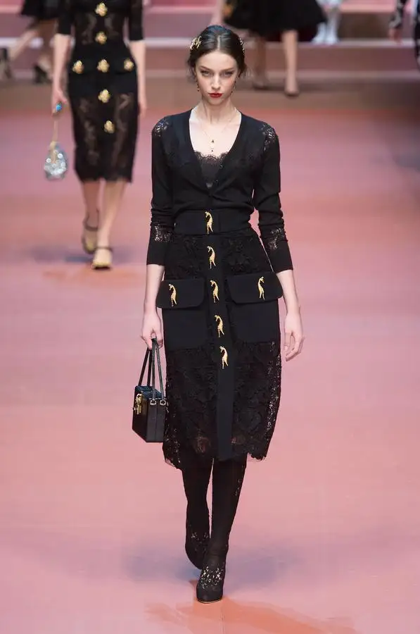defile-dolce-amp-gabbana-automne-hiver-2015-2016-milan-look-39.webp