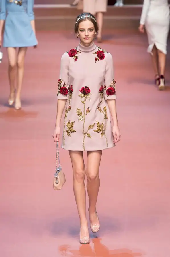 defile-dolce-amp-gabbana-automne-hiver-2015-2016-milan-look-4.webp