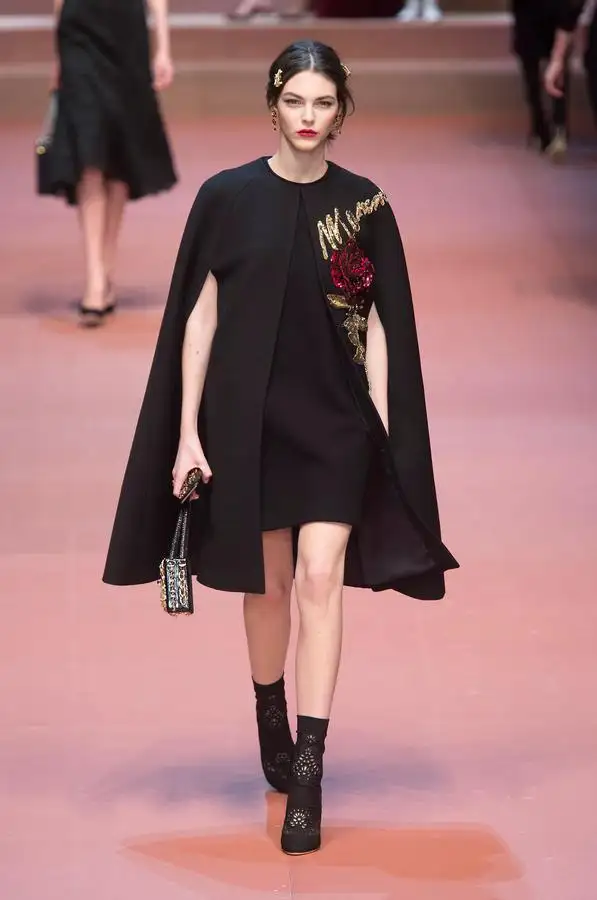 defile-dolce-amp-gabbana-automne-hiver-2015-2016-milan-look-42.webp