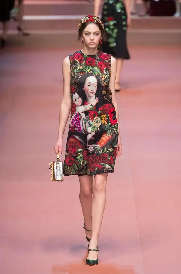 defile-dolce-amp-gabbana-automne-hiver-2015-2016-milan-look-44.webp