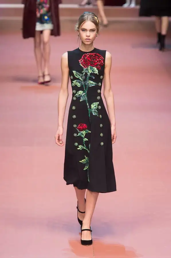 defile-dolce-amp-gabbana-automne-hiver-2015-2016-milan-look-45.webp