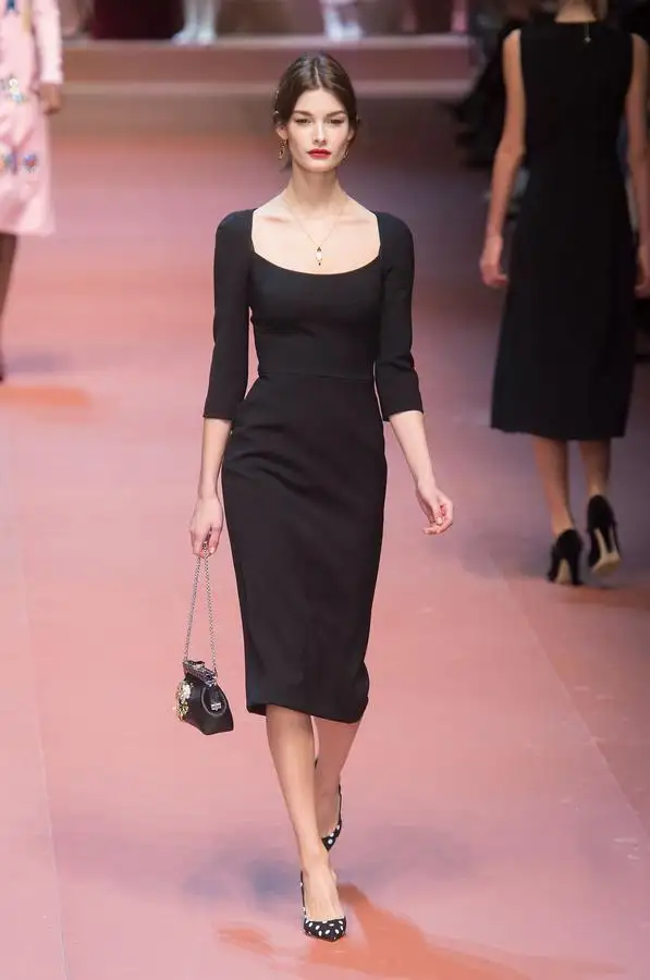 defile-dolce-amp-gabbana-automne-hiver-2015-2016-milan-look-47.webp