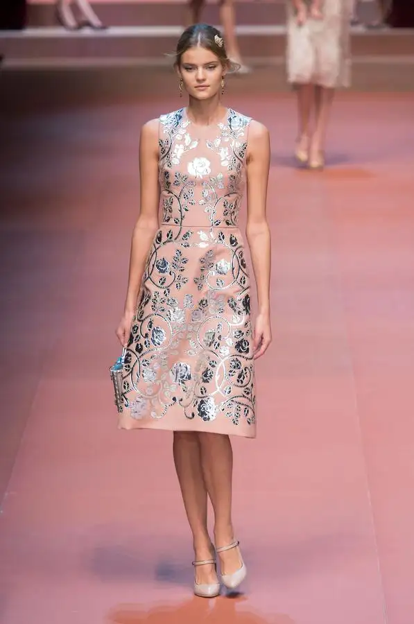 defile-dolce-amp-gabbana-automne-hiver-2015-2016-milan-look-7.webp
