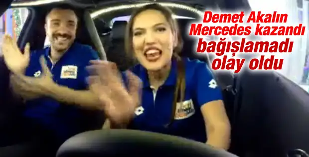 demet-akalin_3602.webp