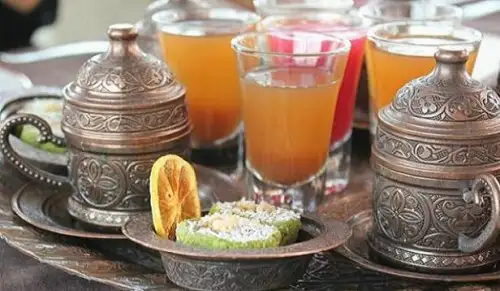 demirhindi-serbeti-nasil-icilir-e1431525675326.webp