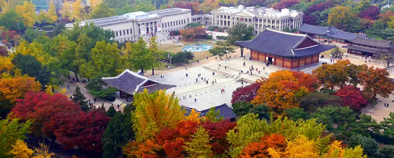 deoksugung-bahcesi-seul-resimi.webp