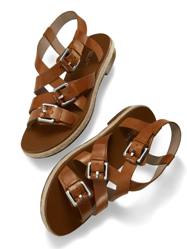 DESKTOP_FABULOUS_3_SANDALS.webp