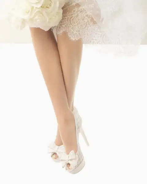 detalle-de-este-diseno-confeccionado-en-encaje-y-con-lazos-e-97155.webp