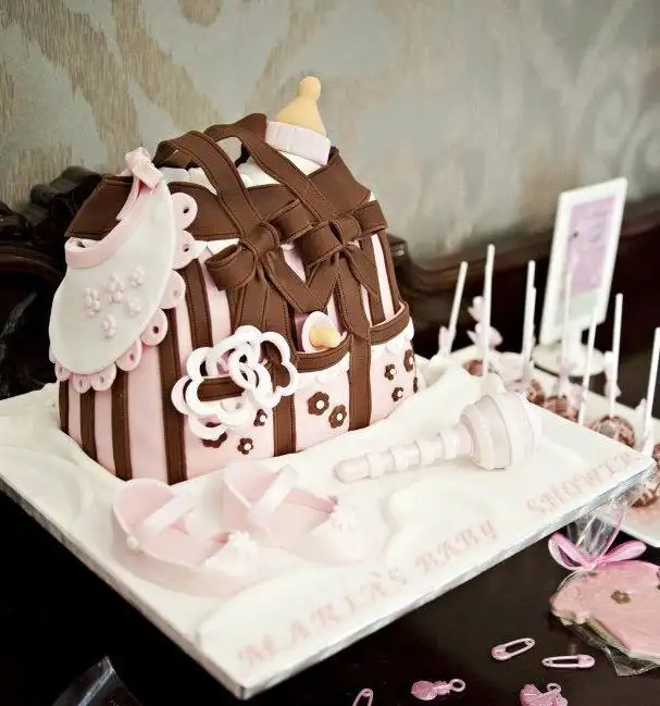 Diaper-Bag-Cakes-16.webp
