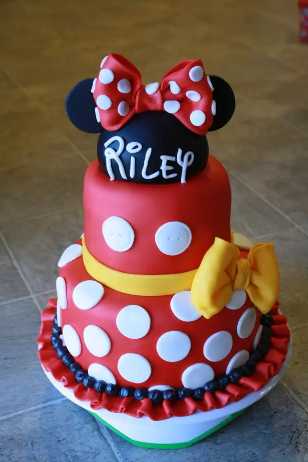 Disney-Cake-Ideas-1.webp
