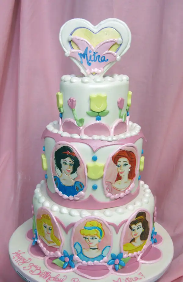 Disney-Cake-Ideas-17.webp