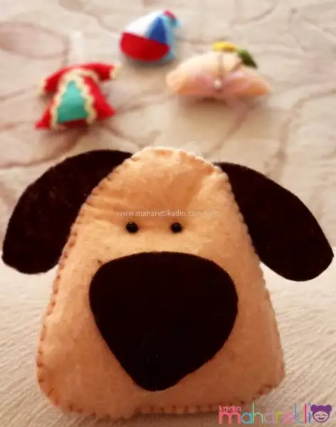 Dolgulu Keçe Köpek Figürlü.webp