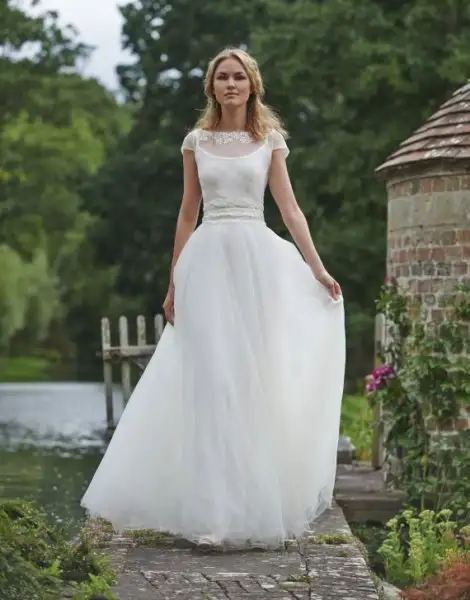 Dominique-Shrug-Tulle-Skirt-front-570x727.webp