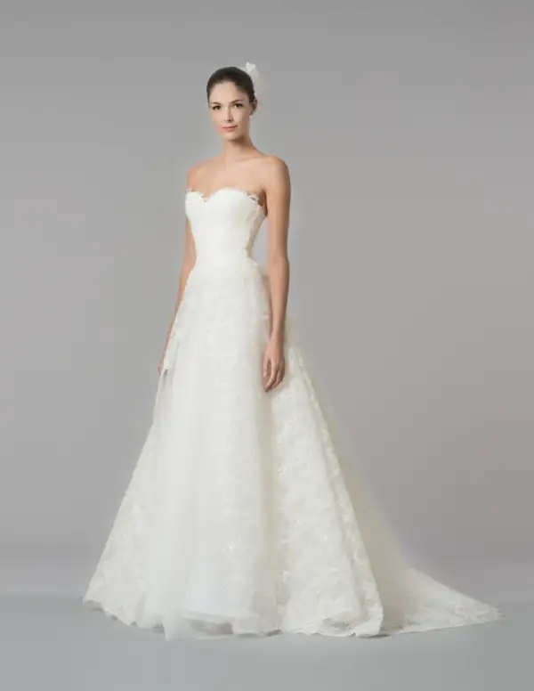 dovina-traje-de-novia-linea-princesa-con-escote-corazon-mode-87550.webp