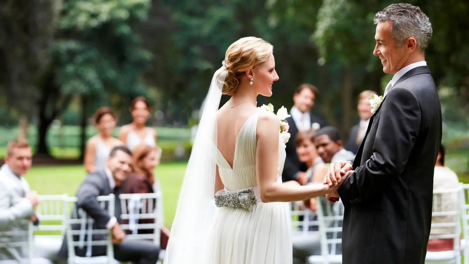 dunya_yildizlari_gelin_saci_modelleri (5).webp