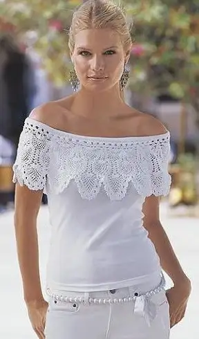 Düşük-omuzlu-yazlık-bayan-dantelli-bluz-modeli.webp