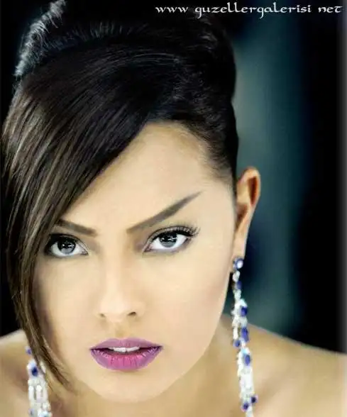 ebru_gundes_96857.webp