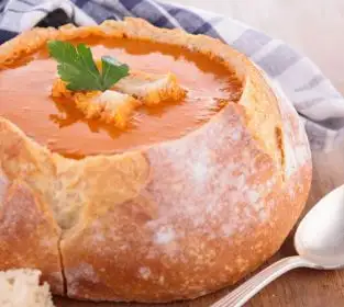 ekmek-canaginda-domates-corbasi.webp