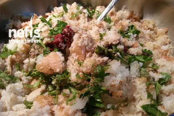 ekmek-koftesi-bayat-ekmek-fotografi-1.webp