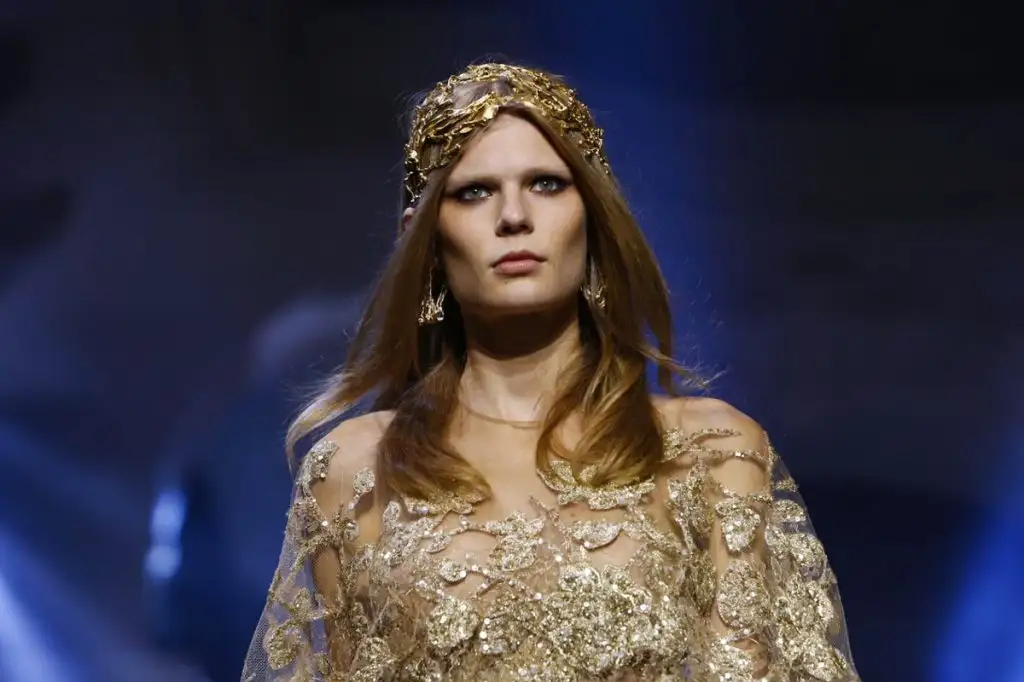 Elie-Saab-Couture-FW15-Paris-9311-1436357280-mediumbigthumb.webp