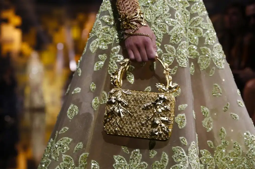 Elie-Saab-Couture-FW15-Paris-9356-1436357350-mediumbigthumb.webp