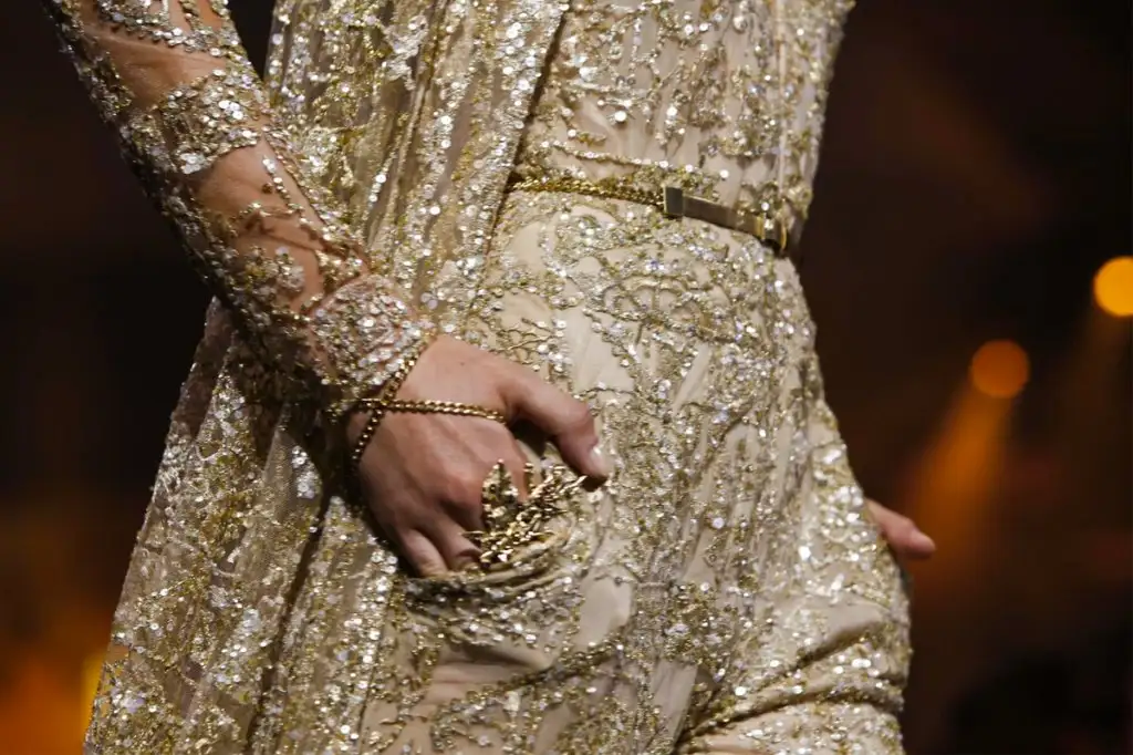 Elie-Saab-Couture-FW15-Paris-9370-1436357373-mediumbigthumb.webp
