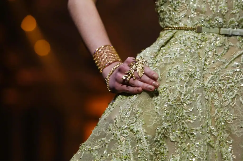 Elie-Saab-Couture-FW15-Paris-9376-1436357381-mediumbigthumb.webp