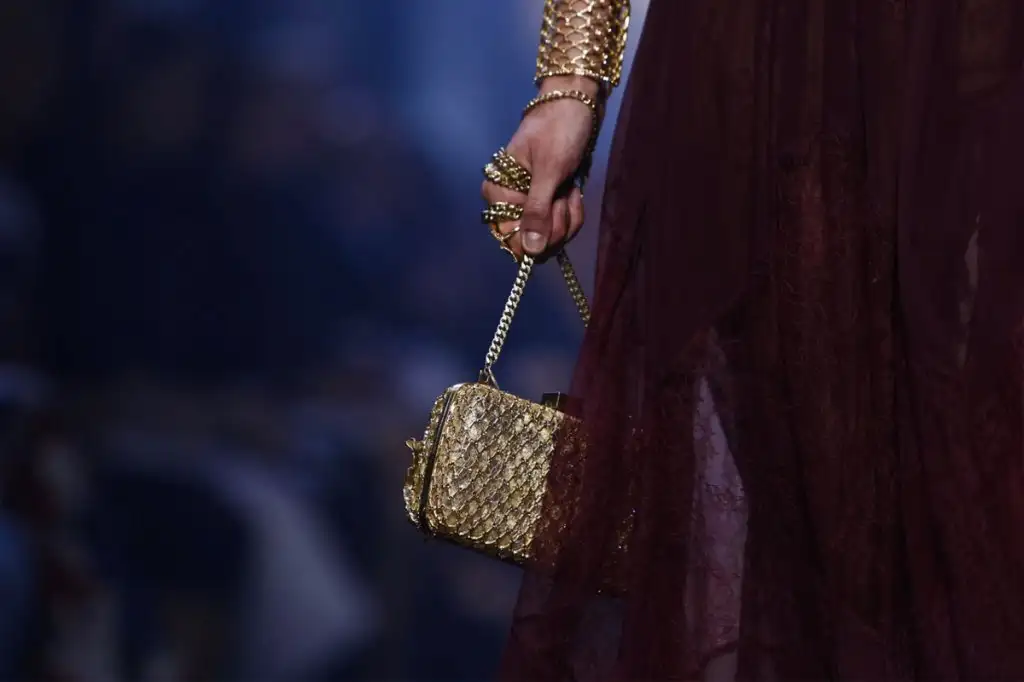 Elie-Saab-Couture-FW15-Paris-9548-1436357681-mediumbigthumb (1).webp