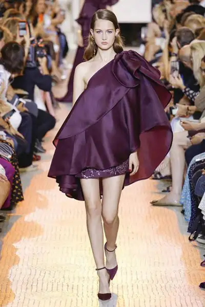 elie-saab-sonbahar-kis-2018-couture-11855523.webp