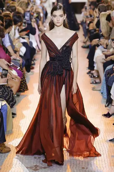 elie-saab-sonbahar-kis-2018-couture-11855556.webp