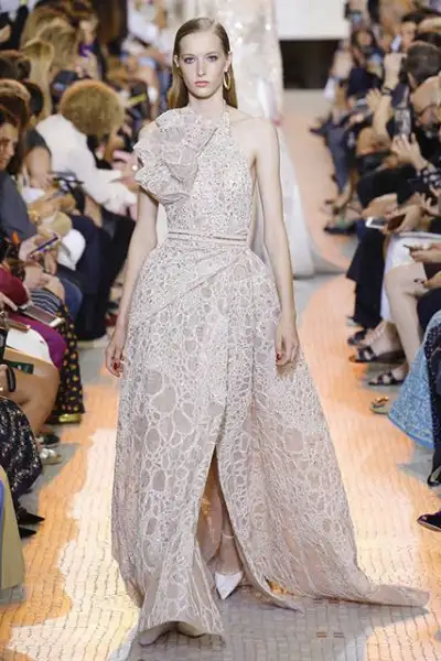 elie-saab-sonbahar-kis-2018-couture-11855558.webp