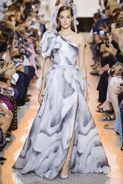 elie-saab-sonbahar-kis-2018-couture-11855562.webp
