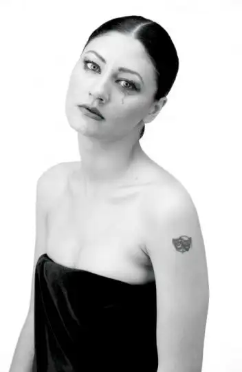 elif-sumbul-sert-5.webp