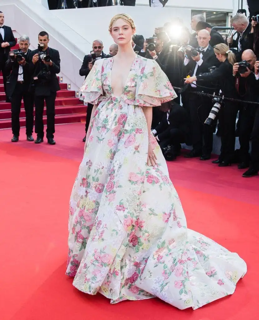 Elle Fanning Modasi.jpg