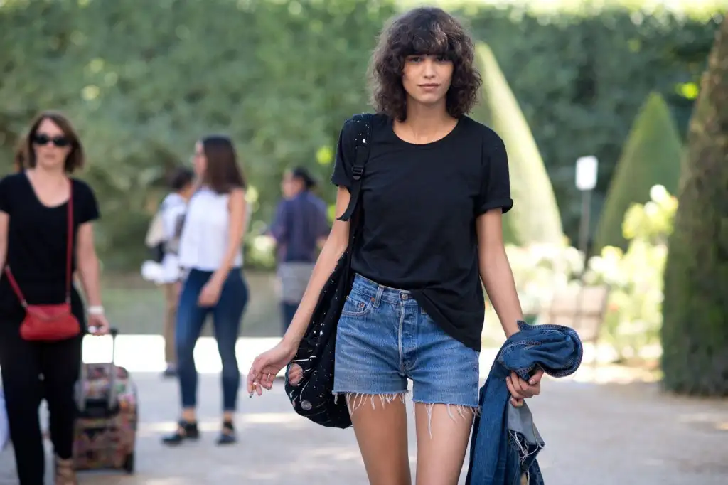 elle-paris-haute-couture-15-streets-style-day-2-71.webp