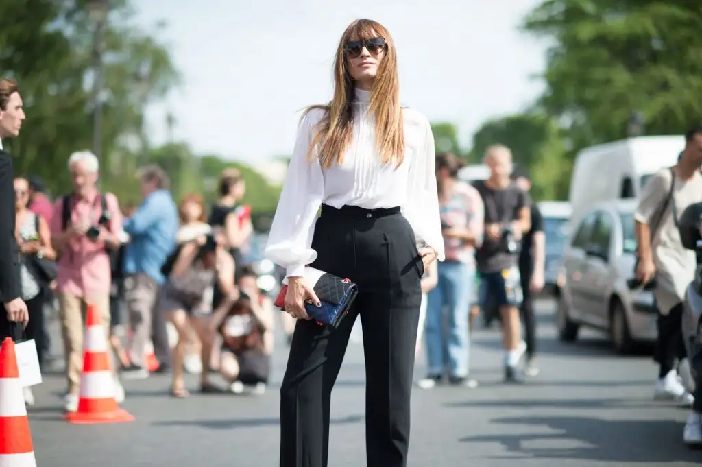 elle-paris-haute-couture-15-streets-style-day-3-48.webp