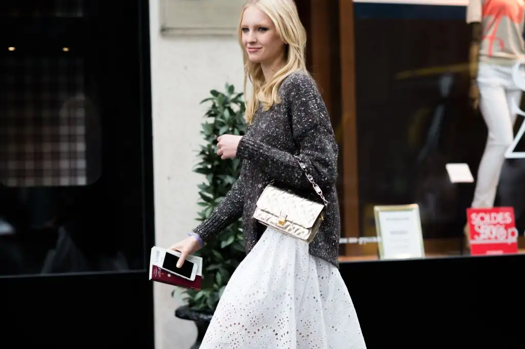 elle-paris-haute-couture-15-streets-style-day-4-56.webp