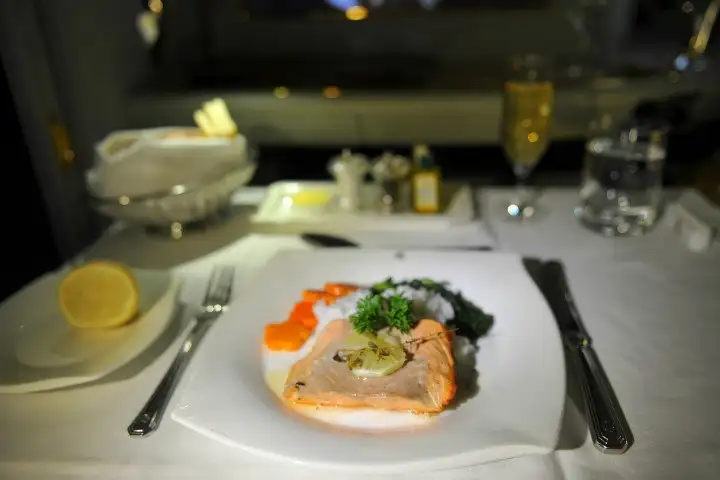 emirates-airlines-birinci-sinif.webp